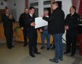 Erlösübergabe der Einnahmen von der Rathauserstürmung 2018 durch Bürgermeister Lehmann an die Jugendfeuerwehr Windeck