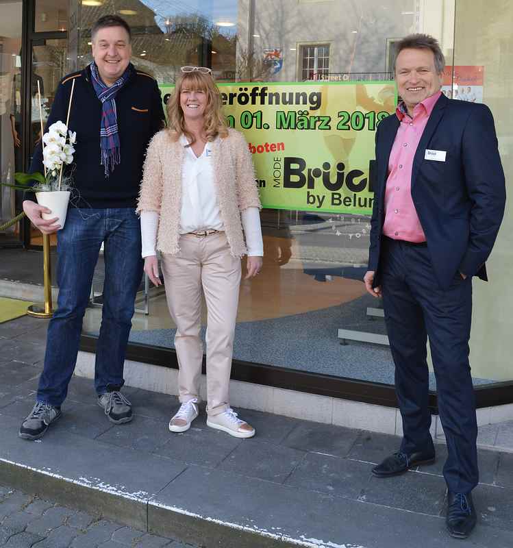 Bürgermeister Lehmann, neue Geschäftsführerin Fr. Wendel, ehemaliger Geschäftsinhaber Hr. Brück, v.l.n.r.